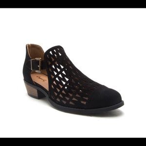 Size 9 QUPID Black perforated Booties